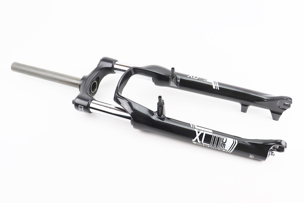 Вилка 26" амортизаційна, без різьби 1-1/8" (28,6мм), шток 240мм, з ходом 100мм, V/Disk-brake, Preload, алюмінієва, чорна XCM 30 Київ - фото 1