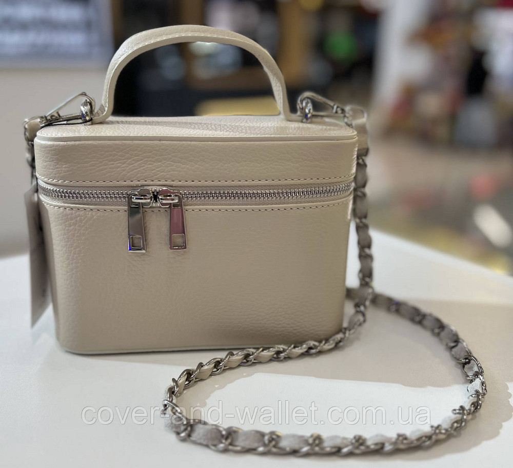 Модна жіноча шкіряна сумочка бежевого кольору квадратної форми Virginia Conti Київ - фото 2