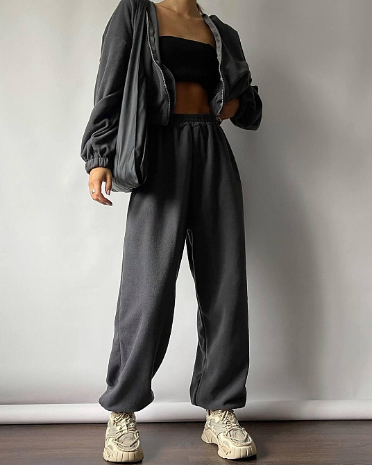 Женский теплый прогулочный костюм двойка: кофта и штаны микрофлис Графит Одесса - изображение 2