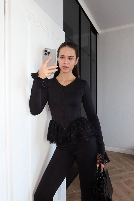 Женский элегантный костюм двойка: кофта с кружевом и брюки-клеш дайвинг+французское кружево Одесса - изображение 6