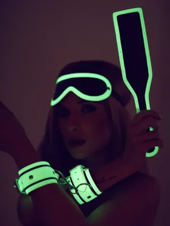 Набір з трьох предметів Glow in the Dark Sex Aura Київ