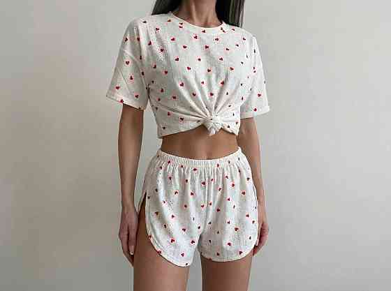 Жіноча ніжна піжама-двійка: топ і шорти з принтом трикотаж перфорація Білий 2, 46 Одеса