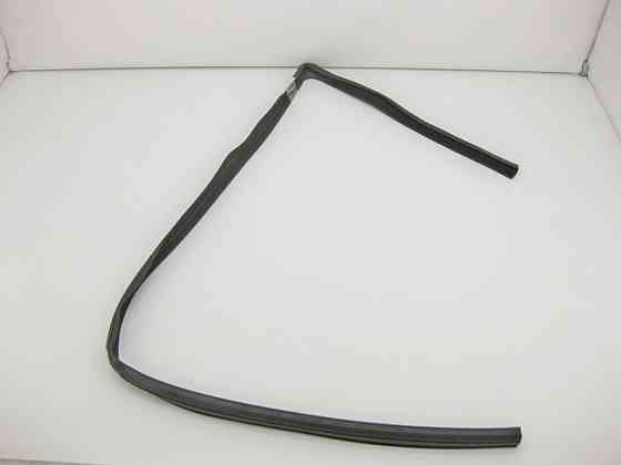 Mercedes-Benz  A1647250325 Ущільнювач опускного скла передніх лівих дверей ML W164 GL X164 Одеса