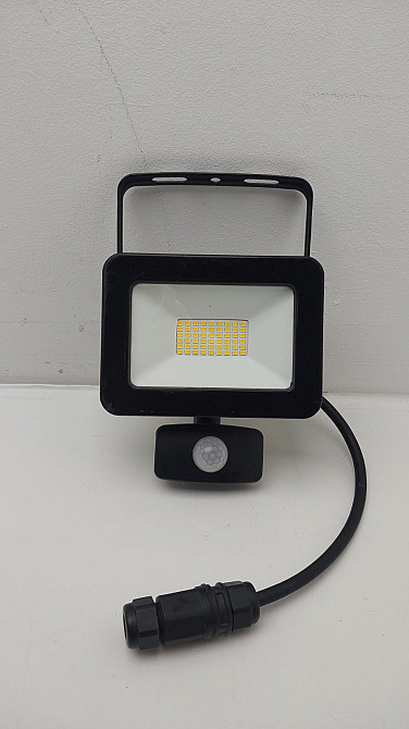 Cвітлодіодний прожектор із датчиком руху HORNBACH 3520A-2E (товар вживаний) Луцк - изображение 1