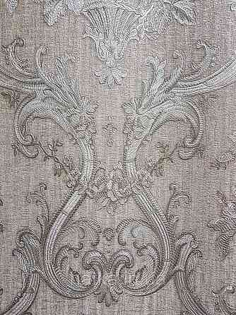 Шпалери вінілові на флізеліні AdaWall Seyyah 1.06х10 квіти в горщику вензеля структурні сріблясті на сірому Київ