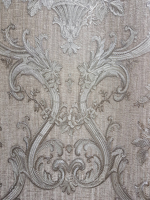 Шпалери вінілові на флізеліні AdaWall Seyyah 1.06х10 квіти в горщику вензеля структурні сріблясті на сірому Київ - фото 2