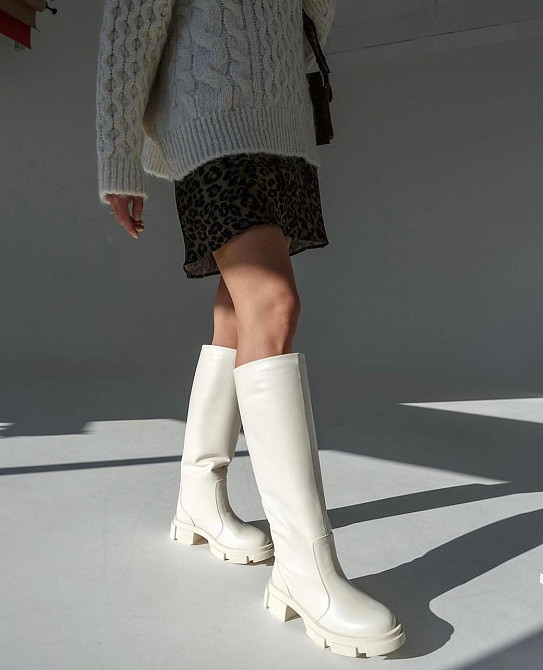 Шкіряні чоботи жіночі зимові на низькому ходу молочні / Чоботи на зиму теплі на хутрі р. 37-41 Коломия - фото 1