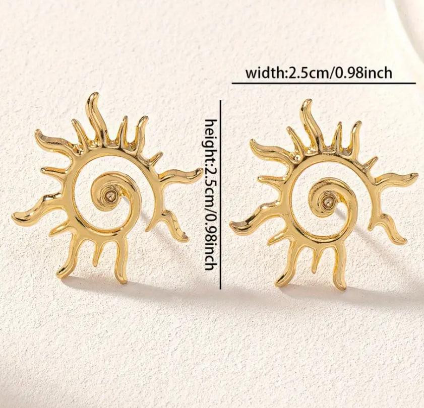 Серьги-пусеты с дизайном 