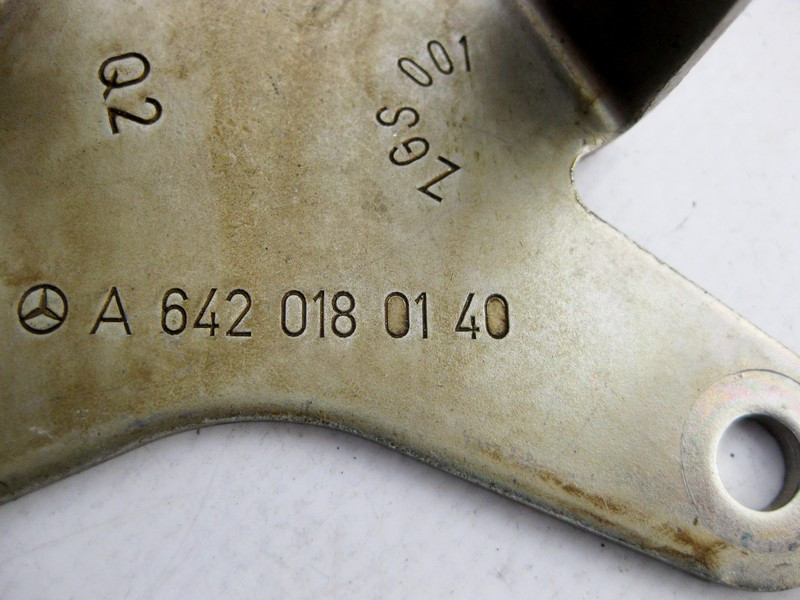 Mercedes-Benz  A6420140140 Кронштейн датчика рівня масла в піддоні для двигуна OM642 V6 3.0 cdi E-Class W211 4matic Одесса - изображение 4