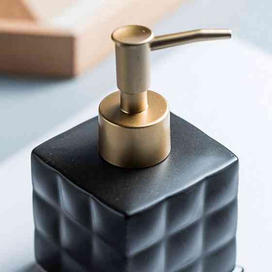 Дозатор для рідкого мила керамічний, диспенсер мила для ванної кумнати та кухні Чорний Кам'янець-Подільський