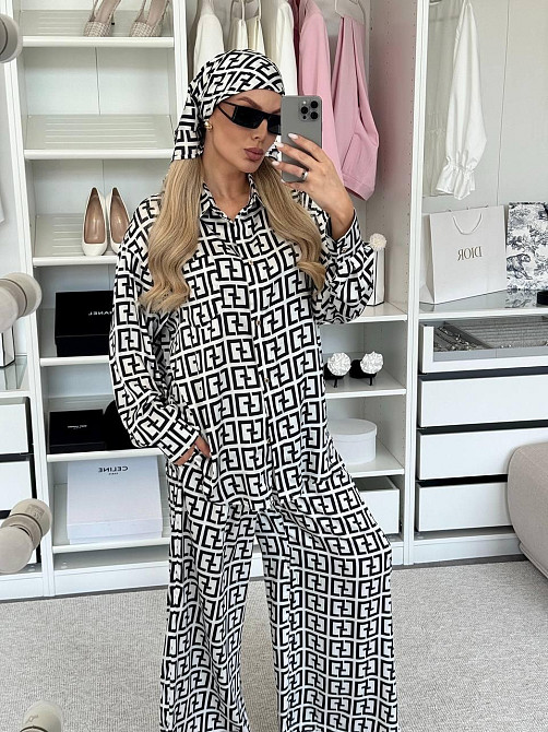 Жіночий легкий принтований костюм двійка: сорочка і штани з хустинкою сатин Одеса - фото 1