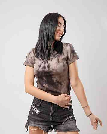 Женская футболка с эффектом тай-дай