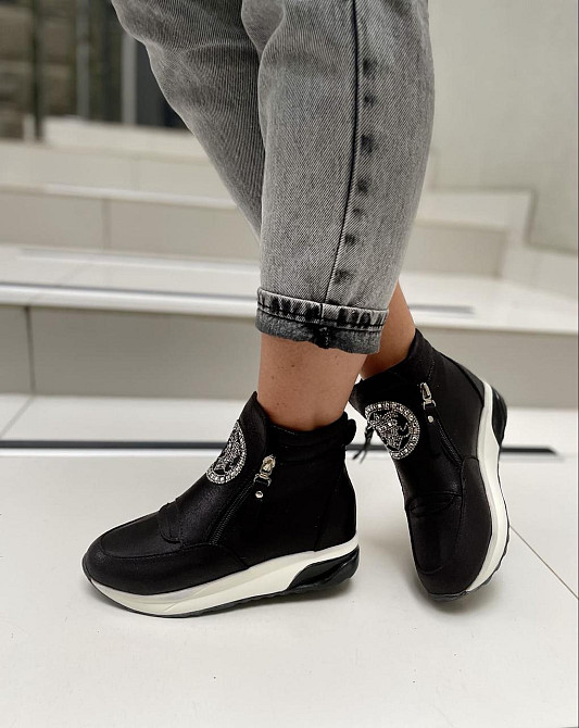 Черевики жіночі VEAGIA чорні еко-шкіра з напиленням висота 12см розмір 36 ( -6) Коломия - фото 3