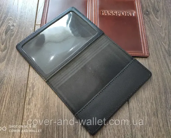 Кожаная обложка на загранпаспорт с прозрачным окном черного цвета PS Leather Киев
