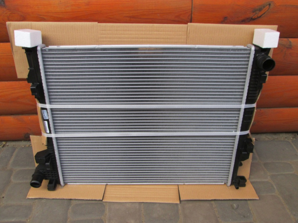Радиатор охлаждения двигателя Renault Trafic 2.0 dCi 2007-2010 Ковель - изображение 2