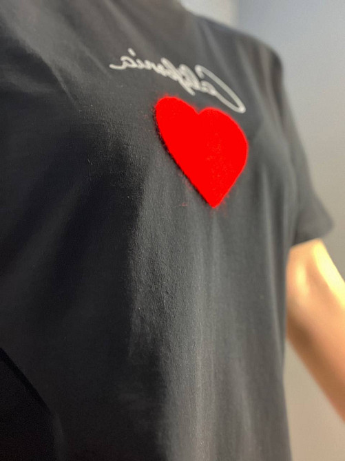 Футболка женская Pepper&mint BX24-34 с вышивкой красное сердце черная, черный, L Киев - изображение 3