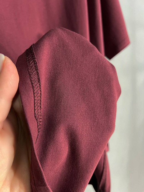 Футболка жіноча A-N 25037 оверсайз подовжена вільний крій виріз серце попереду one size, бордовий, o Одеса - фото 5