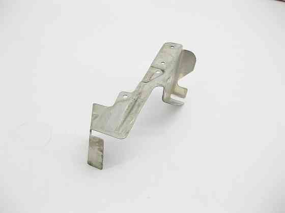 Mercedes-Benz  A2217230708 Кришка - кронштейн замка передніх правих дверей Англія S-Class W221 Одеса