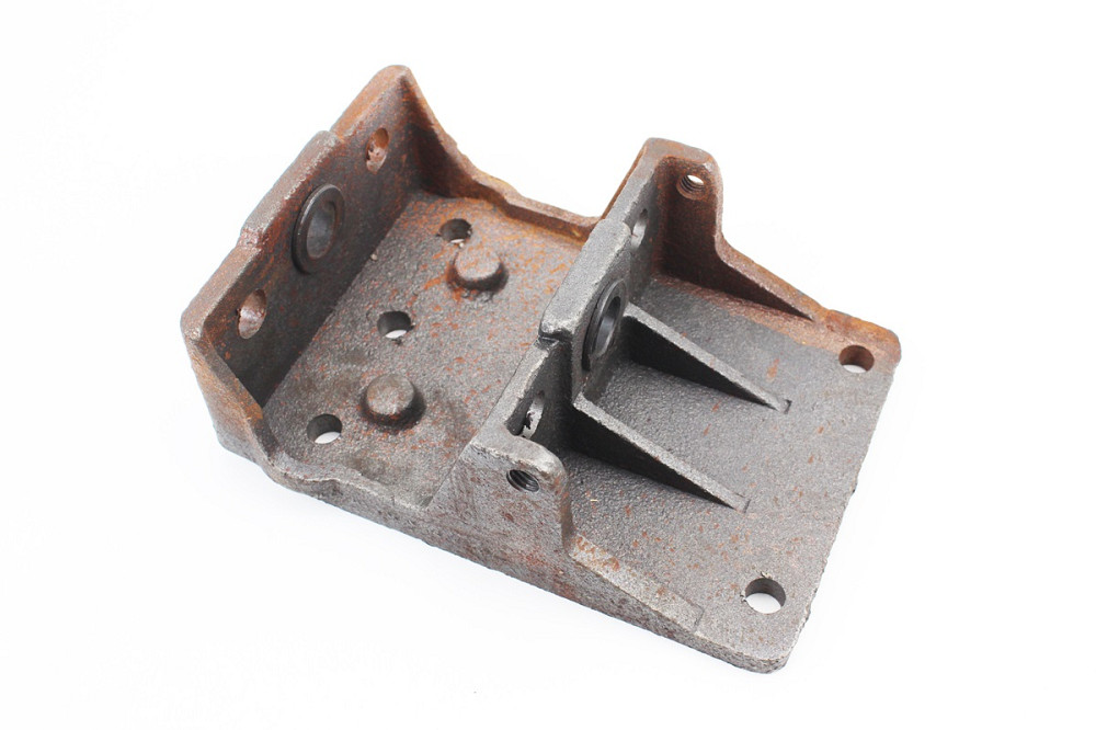 Кришка КПП задня 101-2 з втулками Киев - изображение 1