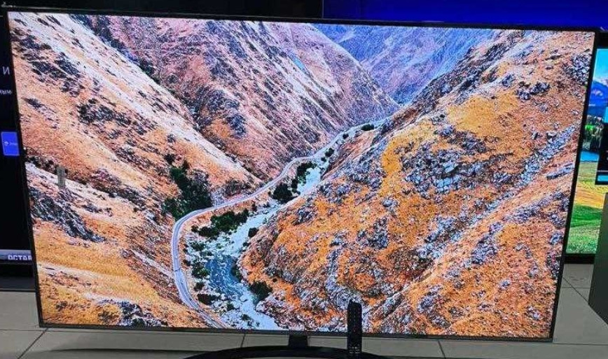 Телевизор Безрамный: 65