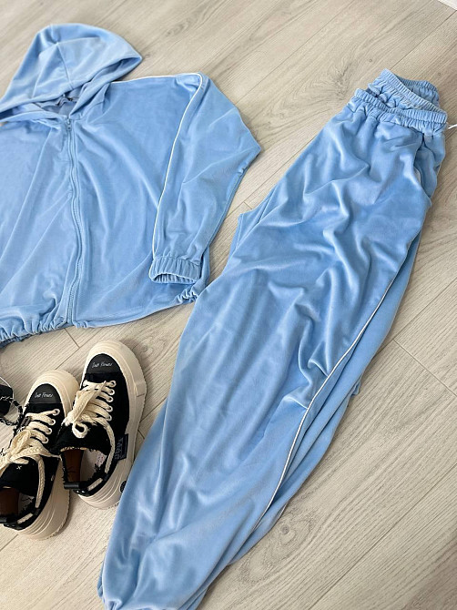 Жіночий стильний комфортний костюм-двійка велюр спорт Premium Блакитний Одеса - фото 3