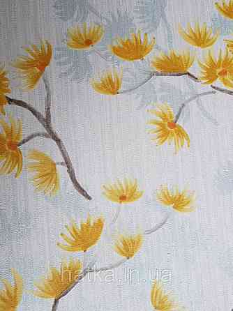 Шпалери вінілові Decoprint Breeze листя метелика квіти жовті блакитні на біло сірому 0.53х10 м Київ