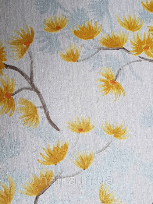 Шпалери вінілові Decoprint Breeze листя метелика квіти жовті блакитні на біло сірому 0.53х10 м Київ - фото 1