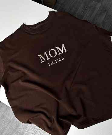 Оверсайз футболка MOM Est. [год] — персонализированная плотная футболка Белый, L Черновцы