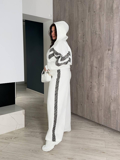 Жіночий стильний повсякденний костюм-двійка замша на дайвінзі Молочний Одеса - фото 3