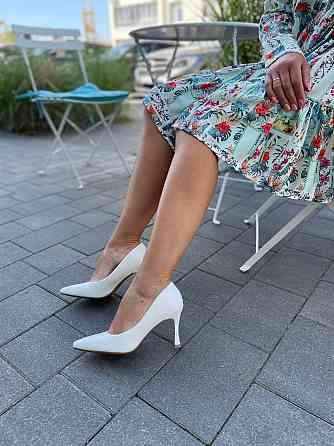 Loretta Стильні туфлі на тонких підборах жіночі весна-осінь зі штучної шкіри білі (5451) р. 36- Коломия