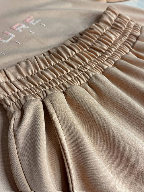 Костюм женский CAPPITONE 101183 с надписью футболка оверсайз и брюки палаццо капучино, капучино, S Киев - изображение 15