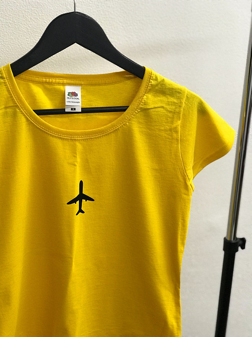 Женская яркая футболка с принтом самолета. Черновцы - изображение 2