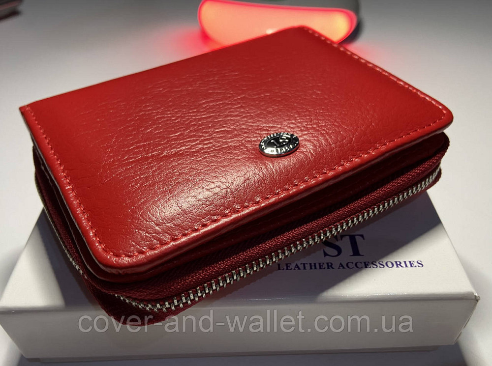 Шкіряний жіночий гаманець червоного кольору на магнітах і блискавці середнього розміру ST Leather 360 Київ - фото 10