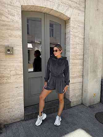 Жіночий стильний костюм-двійка: кофта та шорти зі стразами велюр Графіт, 46/48 Одеса