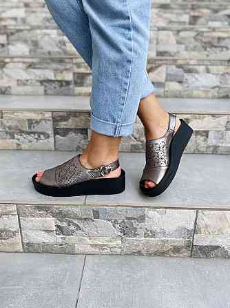 Injers Босоніжки жіночі срібні INJERS 436 літні шкіряні на танкетці / Стильні босоніжки р. 36, Коломия