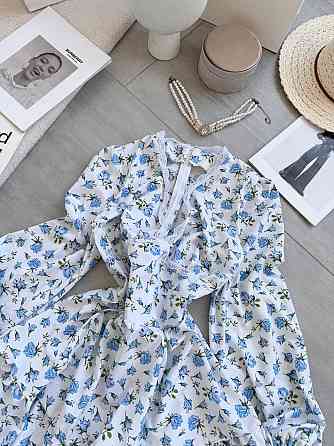 Женское романтичное мини платье в цветочный принт с кружевом софт / штапель 42/44, Голубой Одесса