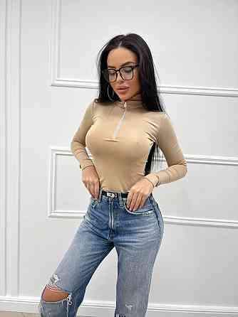 Жіночий стильний стильний боді на блискавці з розрізом під пальчик Мікродайвінг Беж Одеса