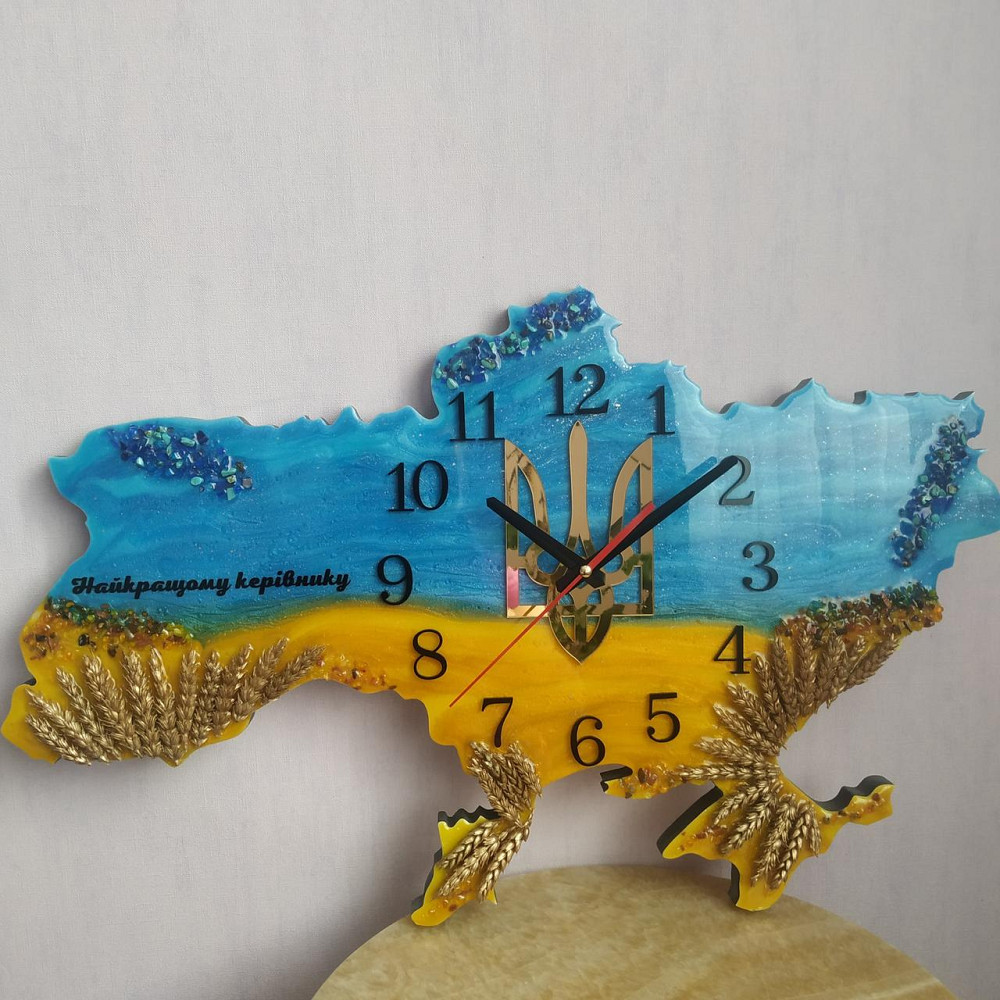 Часы настенные 60*38 см из эпоксидной смолы ручной работы 