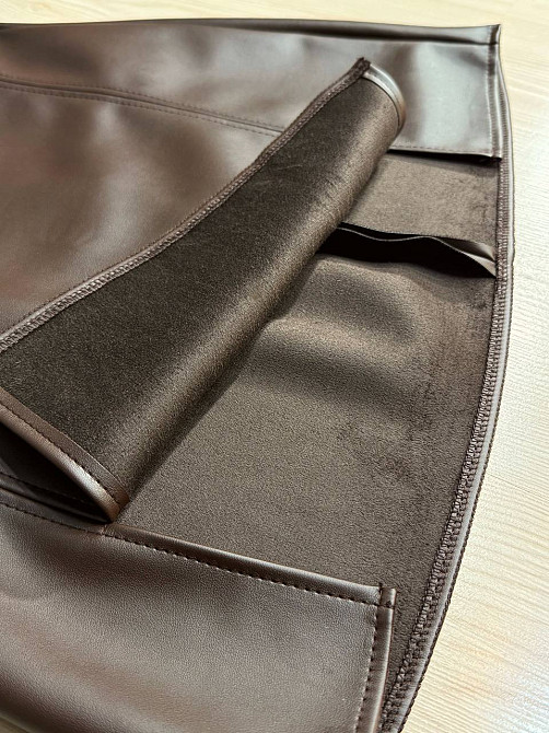 Спідниця жіноча Gritana 956 з екошкіри коротка з розрізами коричнева, коричневий, L Київ - фото 14