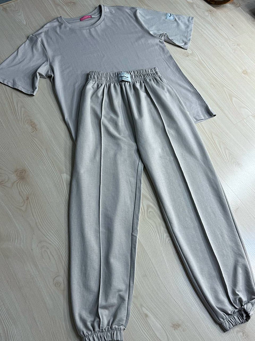 Костюм жіночий CAPPITONE 101212 оверсайз футболка і джогери з нашивками сірий, сірий, L Київ - фото 19