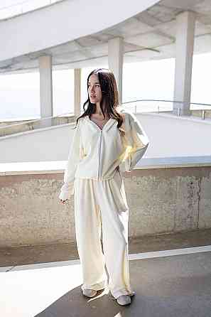 Женский повседневный оверсайз костюм двойка: кофта и штаны хлопковый велюр Кремовый Одесса