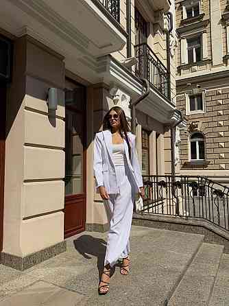 Женский деловой брючный костюм двойка: пиджак и штаны костюмка Белый, 42/44 Одесса