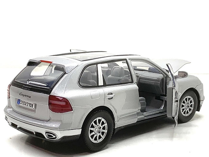 Машина Автосвіт Porsche Cayenne інерційна відкриваються двері капот багажник 1:24 Сіра (AP-1907) Чернігів - фото 5