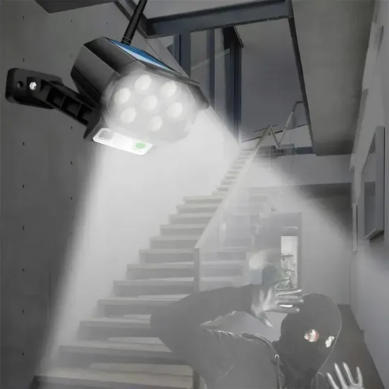 Уличный фонарь / Муляж камеры видеонаблюдения с датчиком движения и солнечной панелью BK-36 Коломия