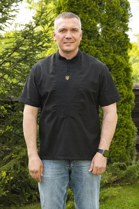 Вышиванка, мужская, с тризубцем, черная,короткий рукав,  лен топ 60 Киев - изображение 1