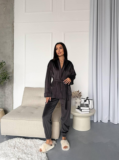 Женский стильный домашний велюровый комплект тройка Графит Одесса - изображение 4