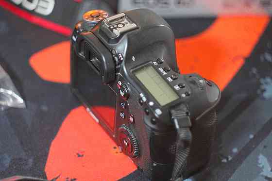 Дзеркальний повнокадровий фотоапарат Canon EOS 6D WiFi Дзеркалка.Комплект. Б\У Київ