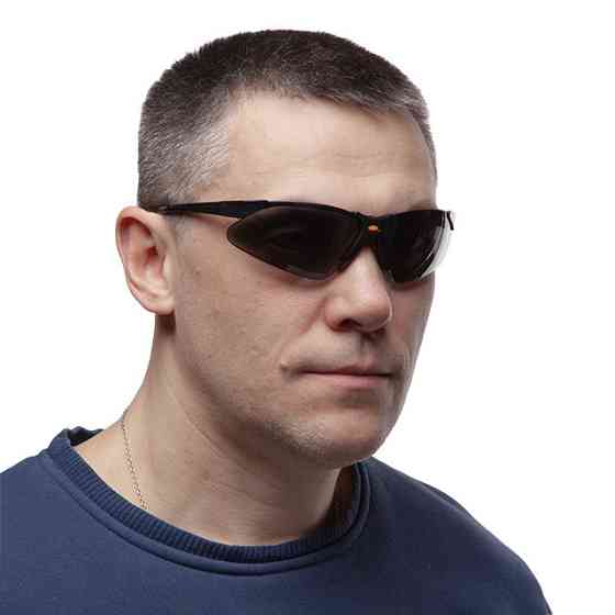 Окуляри захисні, затемнені, лінзи полікарбонат, заушники чорні нейлонові, гумова накладка на ніс, захист від удару INTERTOOL Київ