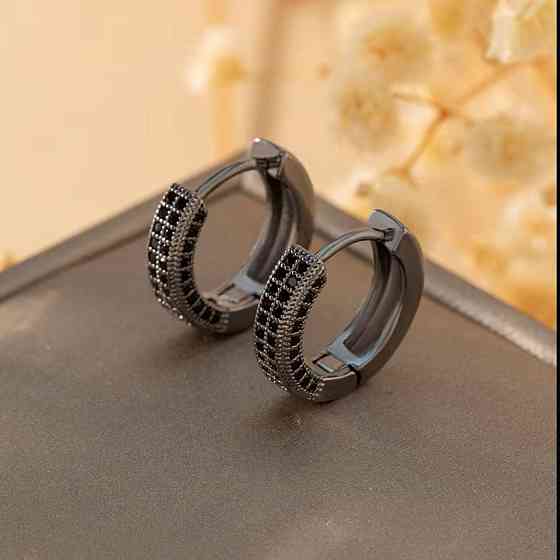 Серьги-кольца с чёрным цирконием – тёмный металл Киев