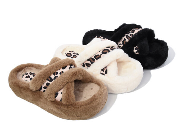 Тапки женские открытые домашние с меховые накрест с принтом леопарда черные Одесса - изображение 4